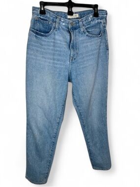 Madewell The Mom Jean Light Wash Distressing Relaxed to Tapered Sz 28 Casual